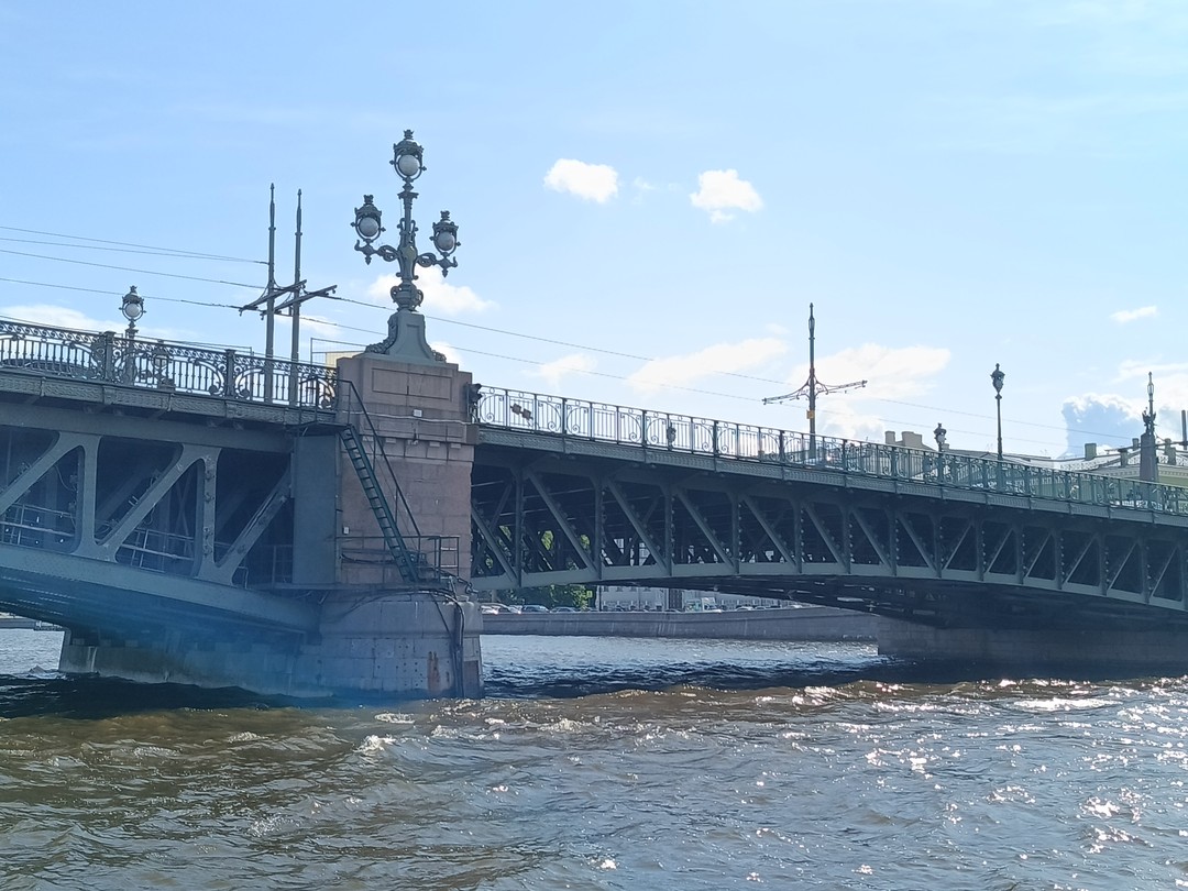 Прогулка на теплоходе «Каналы Северной столицы» (Чалая)