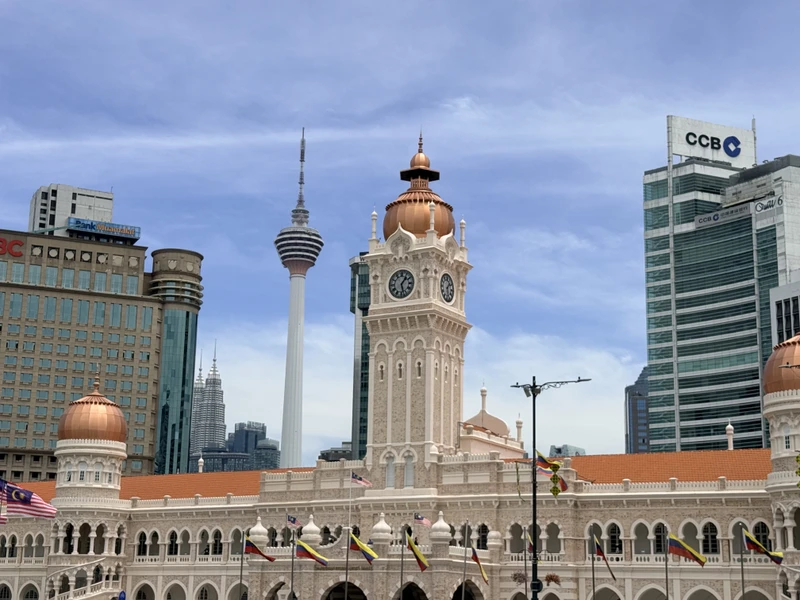 Артур, спасибо за проведенную экскурсию! Все заявленные места посетили, получили информацию о развитии и становлении Малайзии