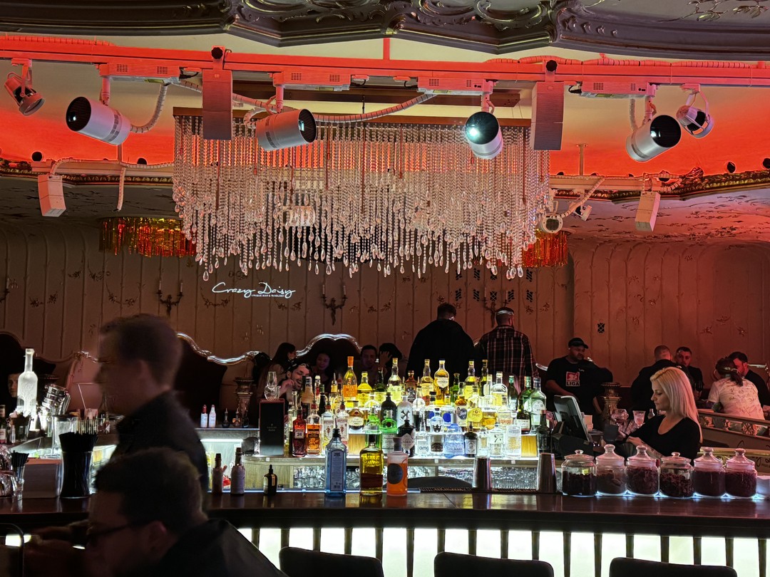 Авторские коктейли в тематических барах Праги (Симха)