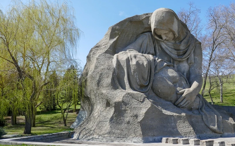 В город-герой Волгоград на День Победы: путешествие на поезде из Москвы