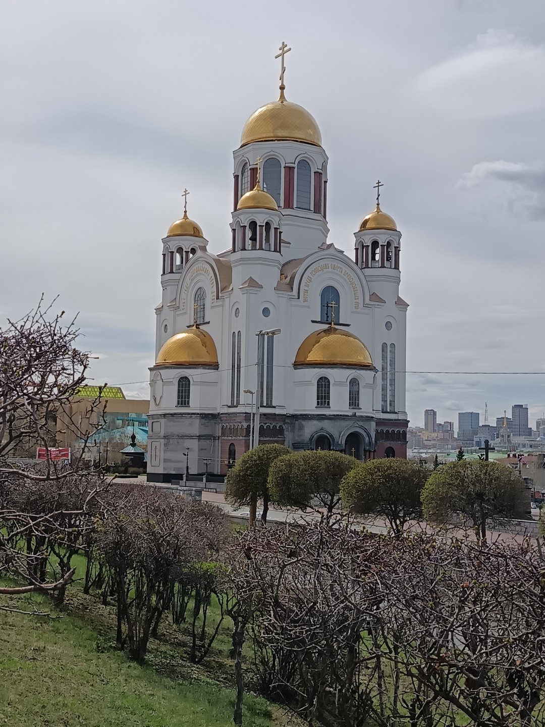 Экскурсия проходит по авторскому маршруту и затрагивает не совсем стандартные объекты. Посвящена именно времени коммунистического этапа