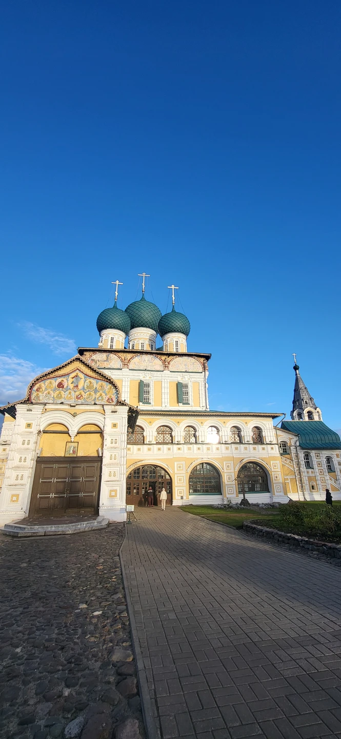 Огромное спасибо экскурсоводу Юлии за замечательно проведенную экскурсию. Хорошо продуманный маршрут, правильно выбранные обьекты для осмотра
