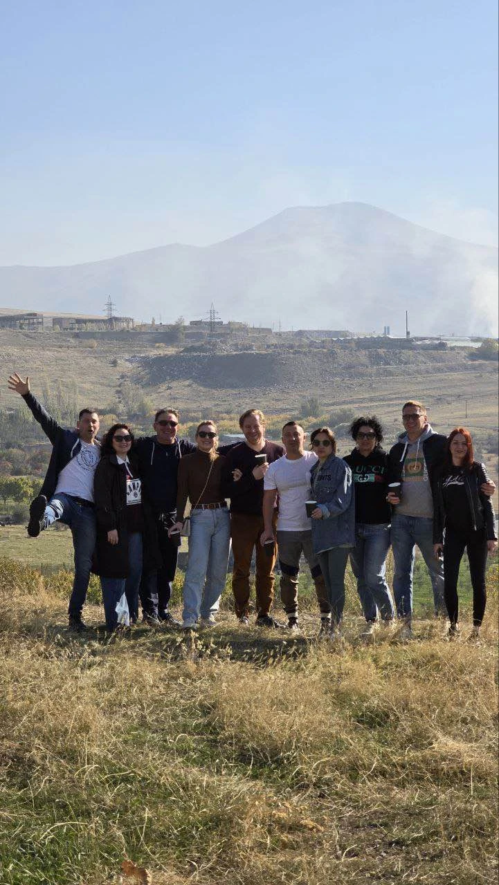 Все было великолепно! Гарик отличный и веселый гид. Водитель Оганез не просто отличный человек, но и супер-фотограф!