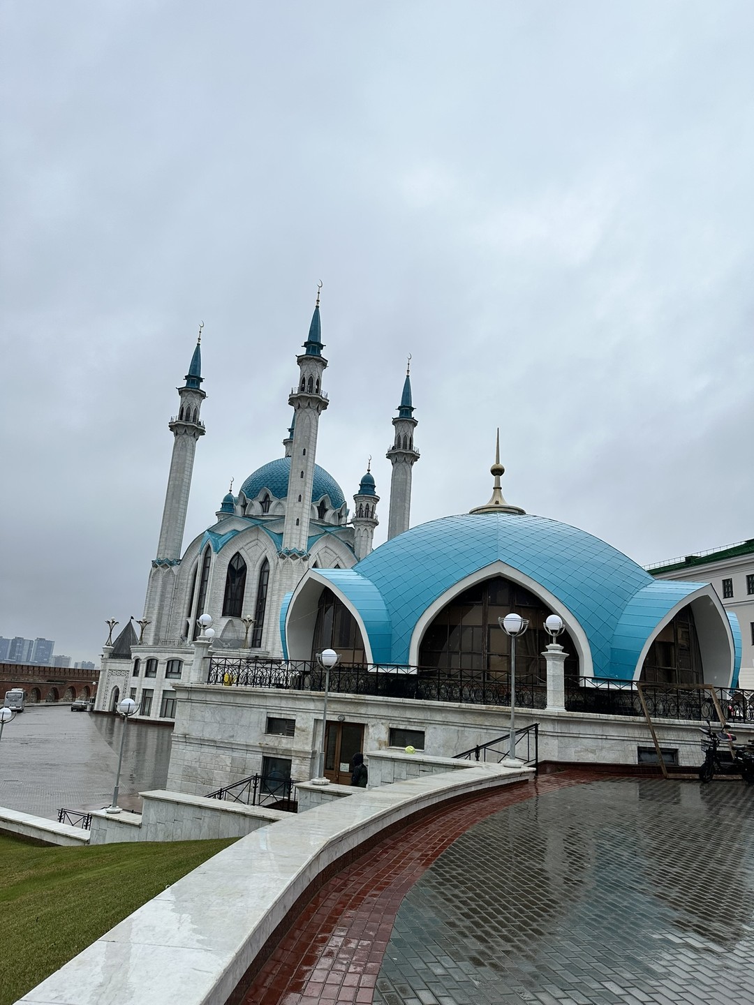 На экскурсии у Дании была моя сестра. Знакомство с Казанью было обстоятельным и очень разносторонним. Пешком