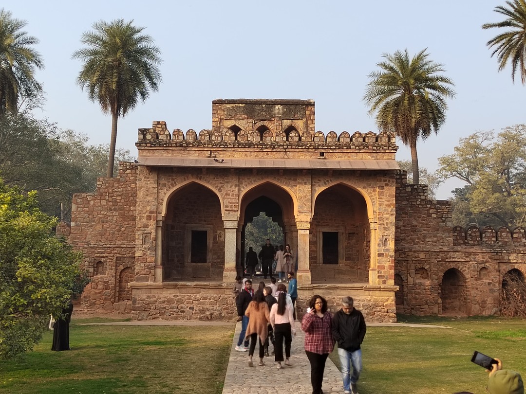 Эта экскурсия была действительно полным погружением в Дели. Гид Притхви прекрасно знает материал и очень грамотно и своевременно его преподносит