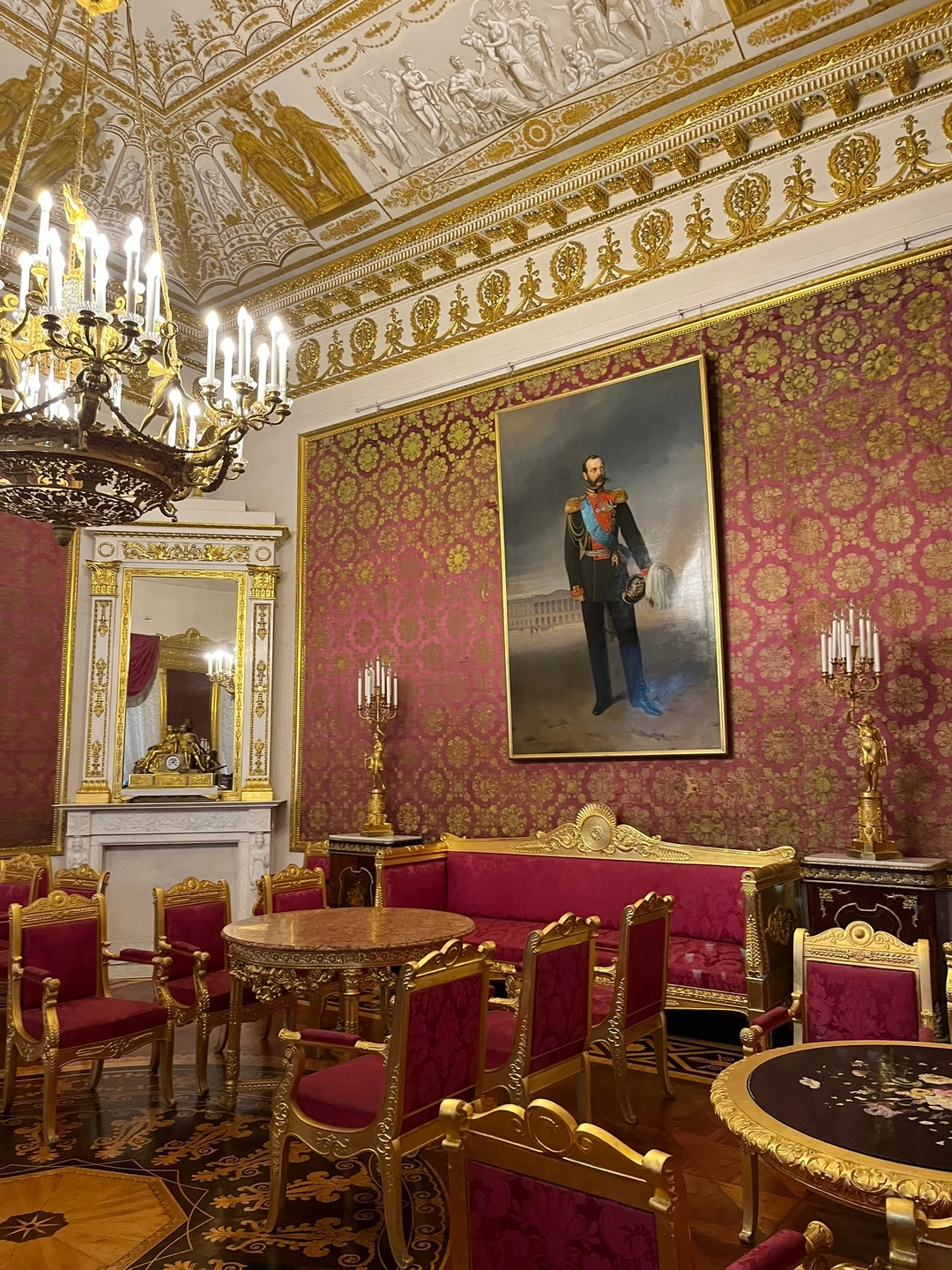 Прекрасная экскурсия, организация на высшем уровне, гид очень хороший. Понравилось!