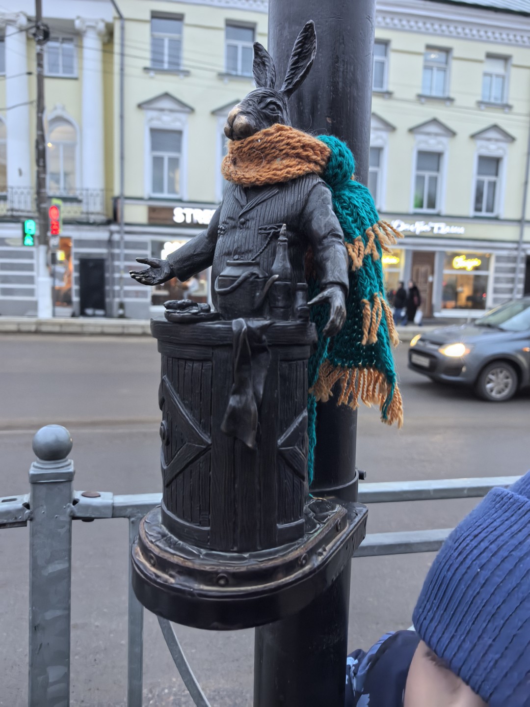 Интересная экскурсия увлекла наших непосед, на следующий день продолжили поиски зайцев)