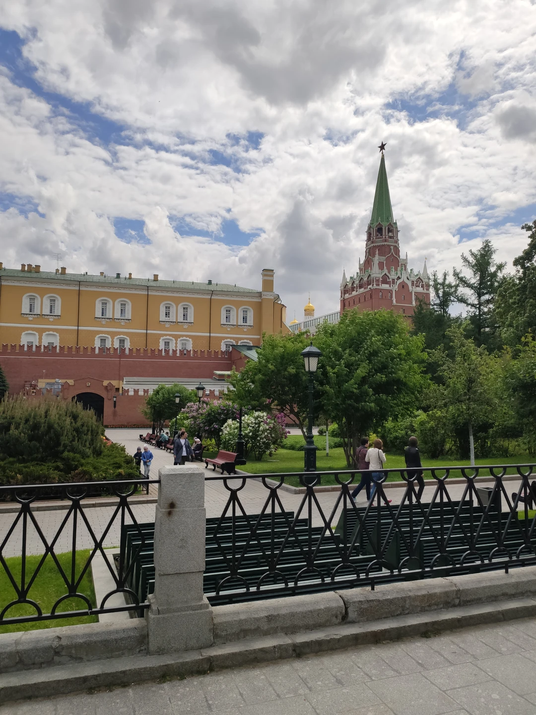 Что расскажут кремлёвские стены? Прогулка по Красной площади и Александровскому саду (Сергей)