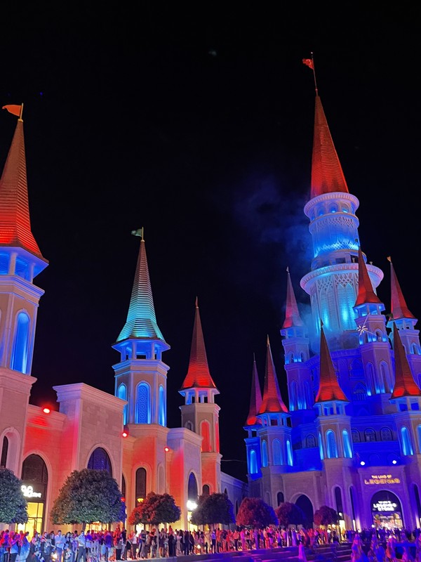 Вечернее шоу в The Land of Legends (из Антальи)