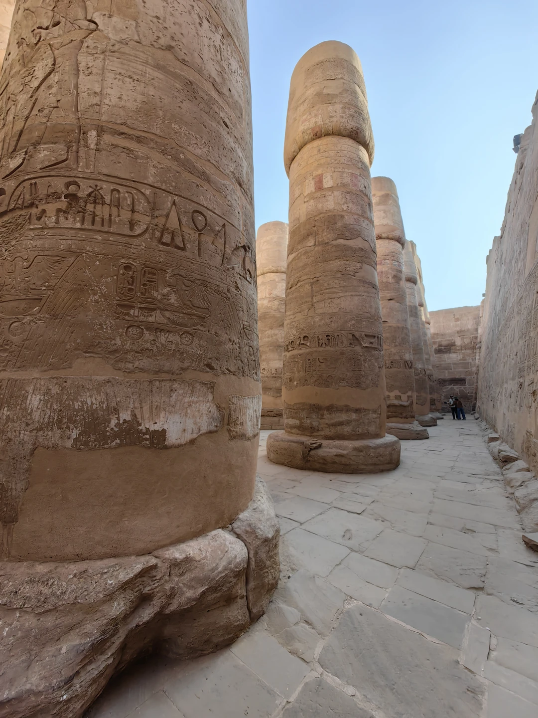 Все понравилось. Нас забрали из отеля утром в 4-15, что позволило нам миновать толпы людей. Экскурсию