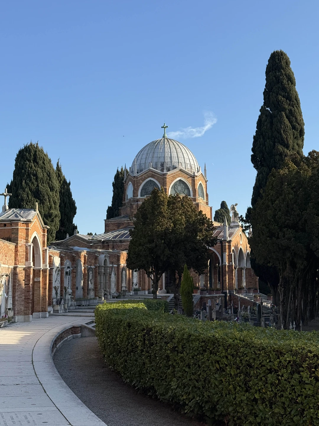 Анастасия, провела очень интересную экскурсию, а вернее сказать мы как будто побывали в документальном кино о