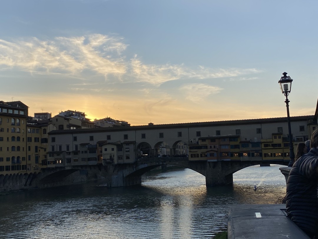 Экскурсию проводила гид Александра. Мы с подругой были в восторге. Гид глубоко погружена в историю города: