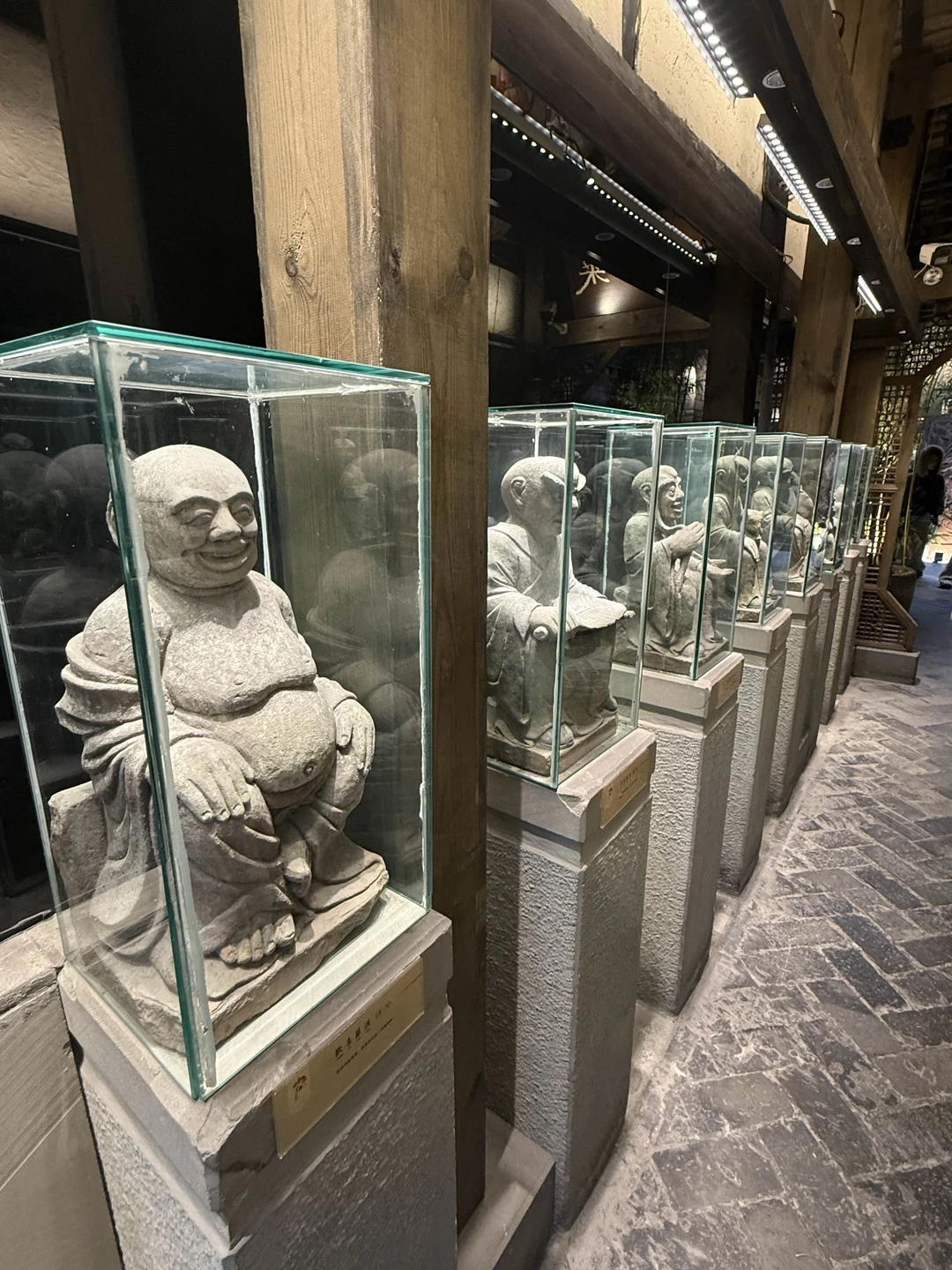 Огромное спасибо за проведенную экскурсию) Отличный автобусик, который прекрасно вместил и нас и багаж. Экскурсовод Ксюша