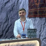 Марат - представитель агентства