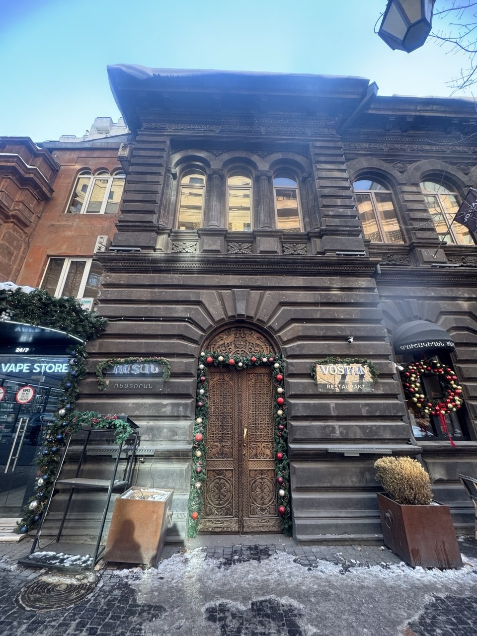 Хотим поблагодарить Алину за прекрасную, содержательную и легкую экскурсию, проведенную по историческому центру Еревана. Алина отличный