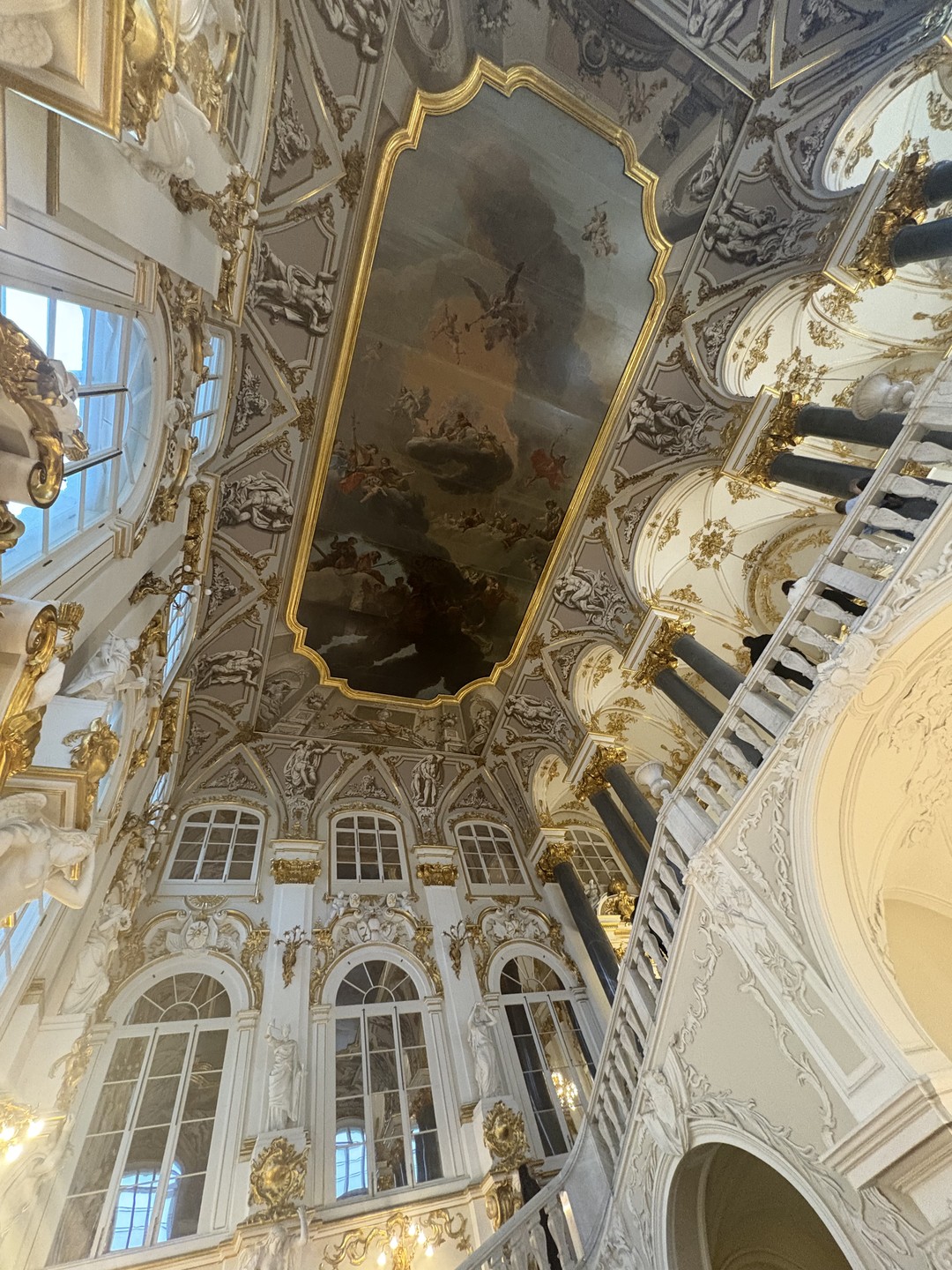 Знакомили ребёнка с Эрмитажем. К счастью, сделали это именно в компании Марии. Восторг. И у взрослых,