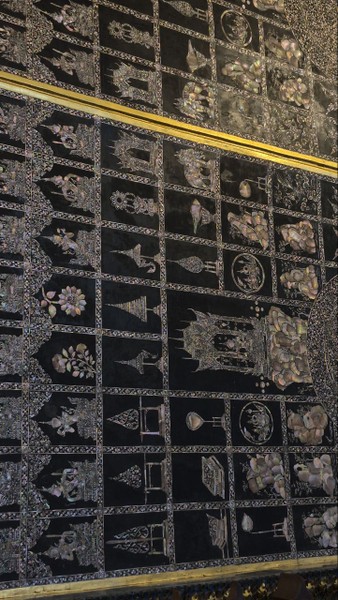 Хочу выразить огромную благодарность за потрясающую прогулку! Это был тот случай, когда гид и профессионал своего