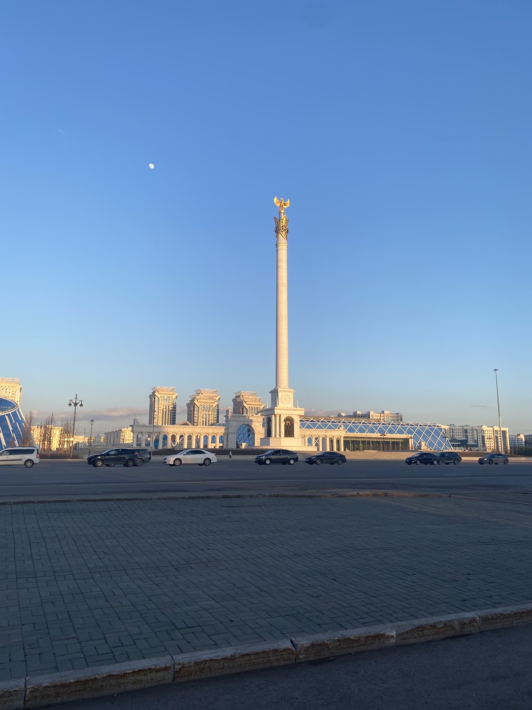 Все прошло замечательно. У нас была длительная пересадка в Астане, около 7 часов, и мы решили