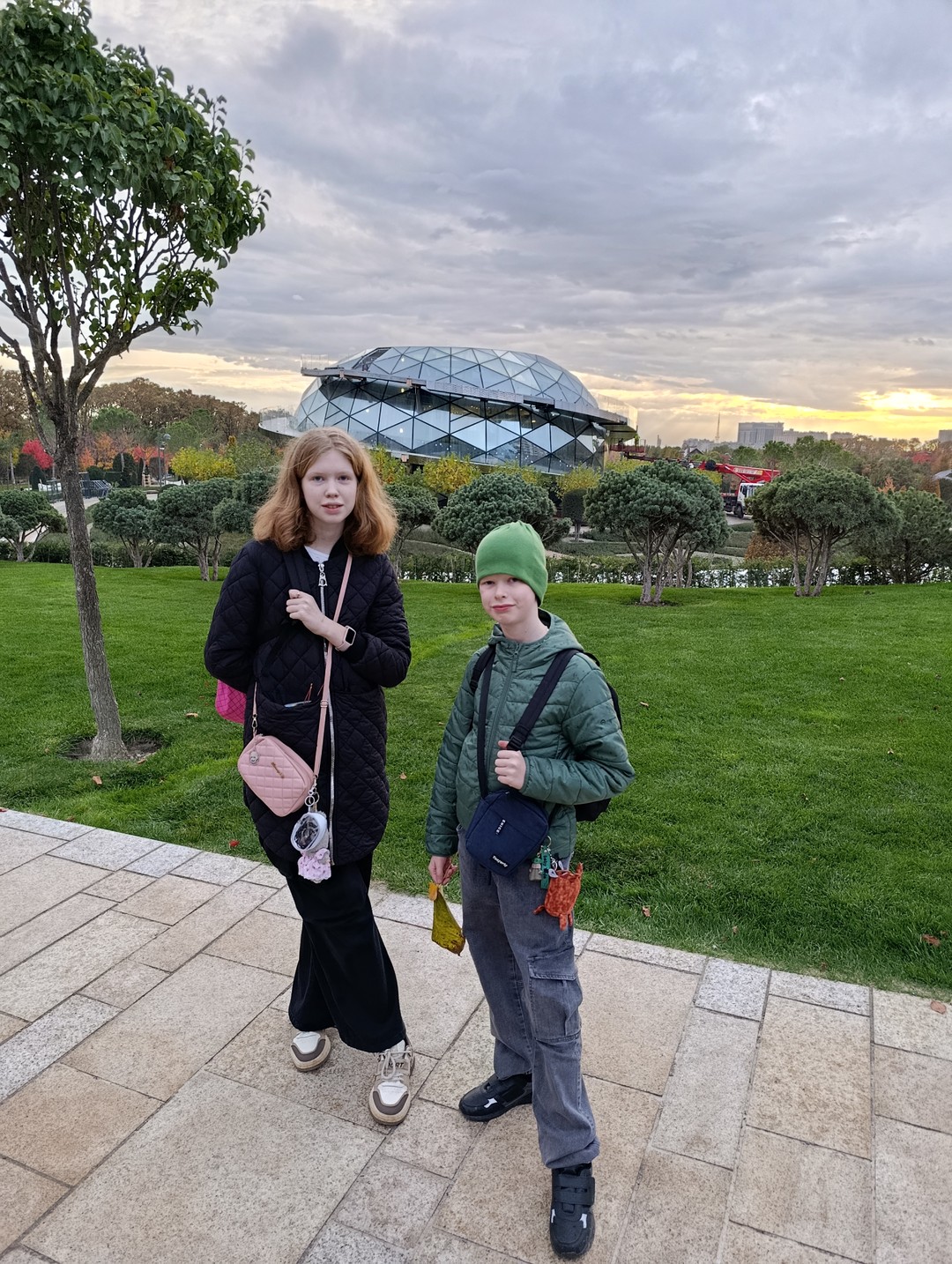 Экскурсия очень понравилась и мне, и детям! Гид чудесная!!! Рассказала всё лаконично!!! Всё показала! Ответила на