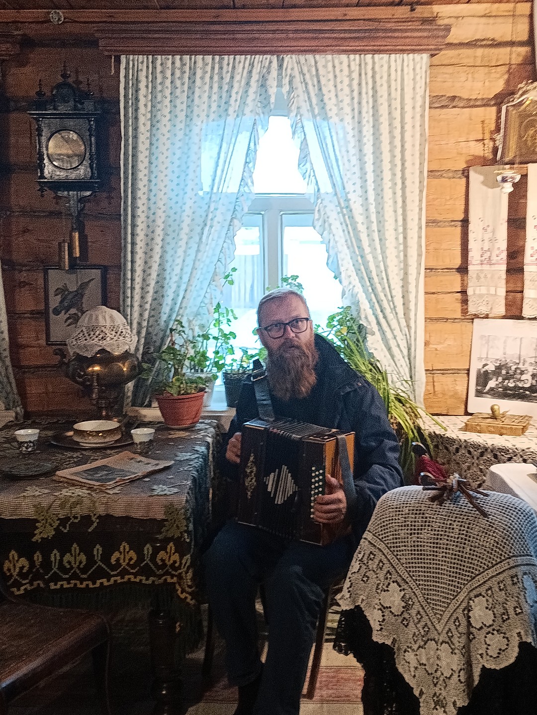 Хотя не повезло с погодой, экскурсия была замечательной. Много интересного и красивого. Неожиданный пдюс дождя -