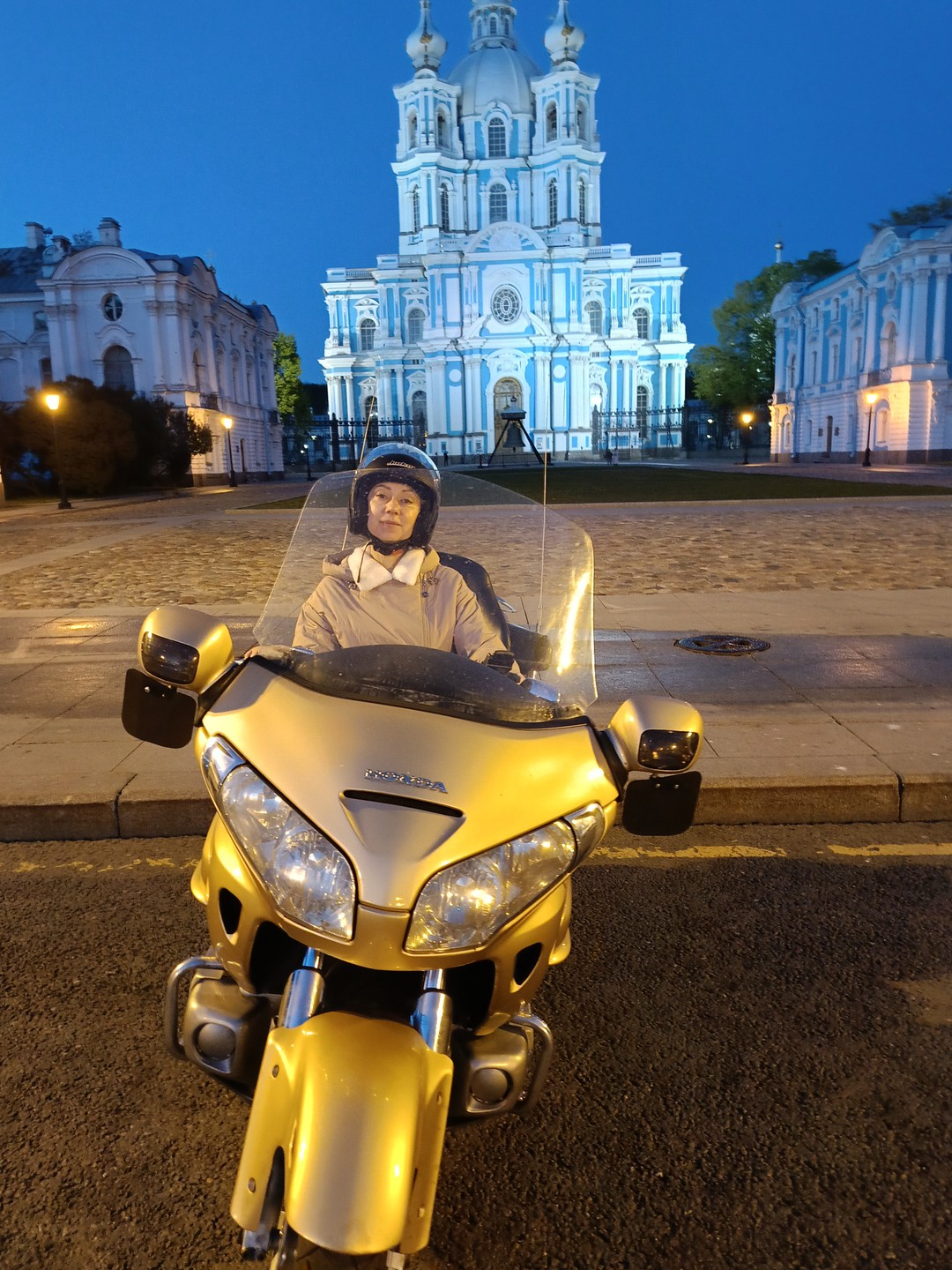 На мотоцикле по вечернему Питеру или к разводным мостам (Светлана)