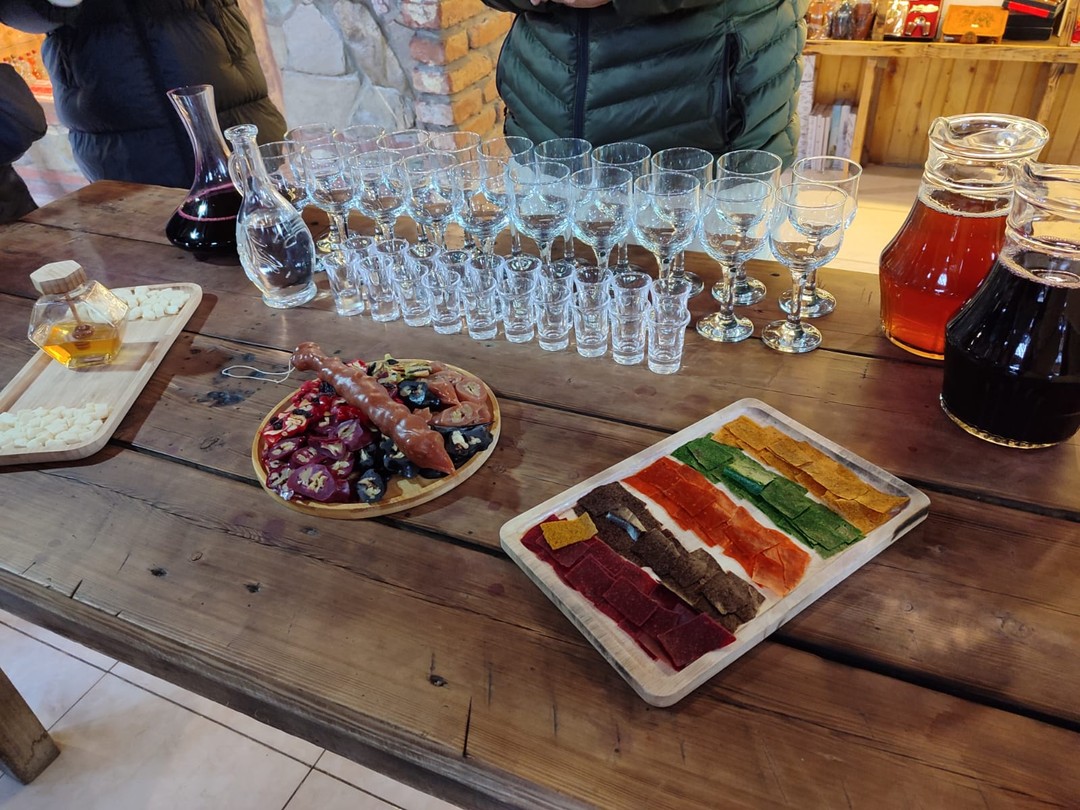 Прекрасная экскурсия. Владимир замечательный рассказчик, мы очень много узнали о стране, её истории и традициях, и