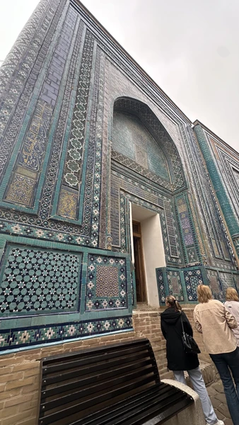 Нашим гидом был Шохрух, очень подробно обо всём рассказывал, очень погрузились в историю города и всех значимых событий👏🏼 Спасибо большое!