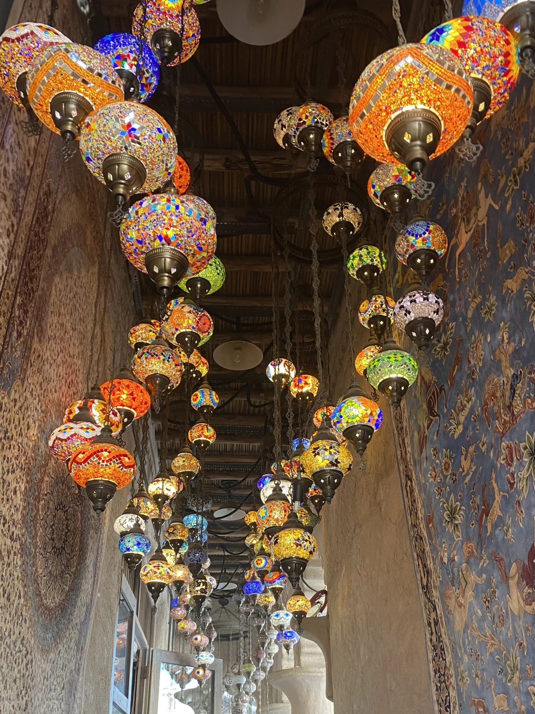 Спасибо Максиму за интересную экскурсию и веселое настроение. Мы действительно погрузились в атмосферу и колорит старого