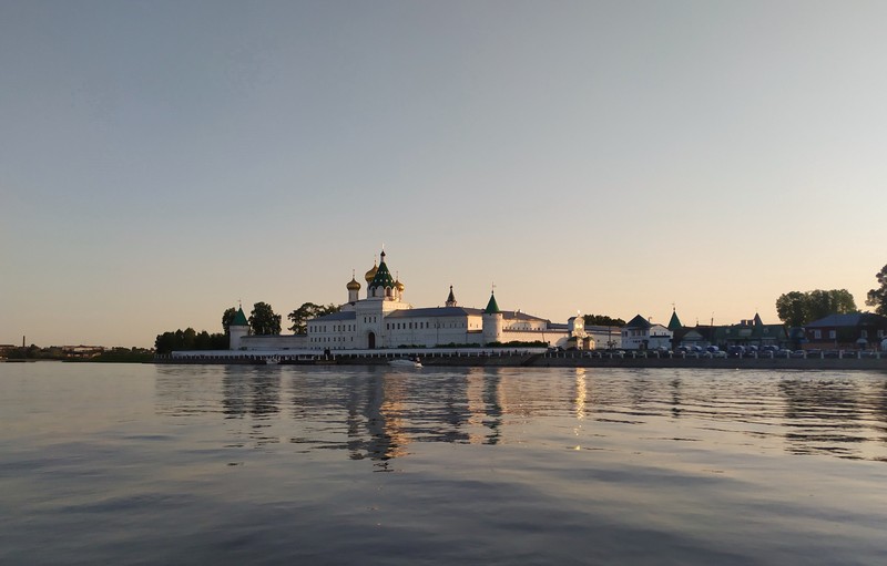 Русская Атлантида - на катере через призму времени