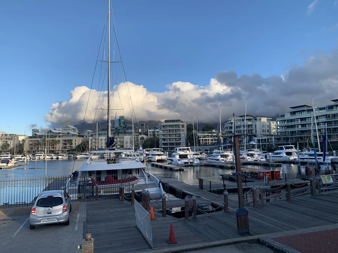 A MUST для всех, кто приехал в Кейптаун впервые и категорически не приемлет перемещения по топовым местам «организованной толпой» на автобусах