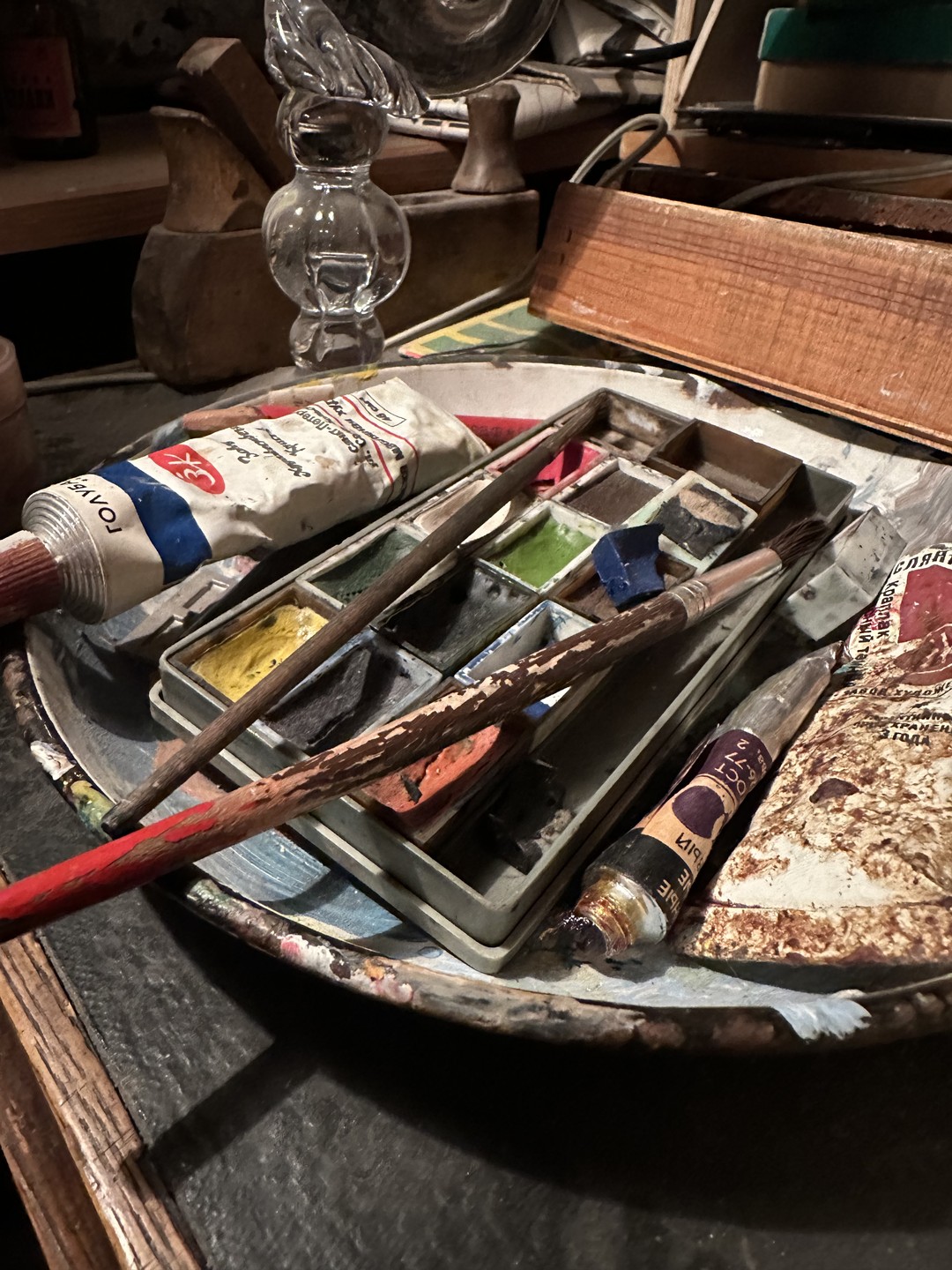 Отличная экскурсия для тех, кто хочет увидеть Петербург за фасадами парадных улиц. Приезжала в Санкт-Петербург одна