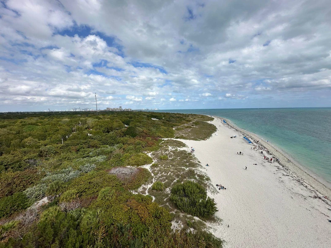 Провели великолепные два дня экскурсий в Майями с Екатериной. Комфортный автомобиль, интересный рассказ. Всё понравилось. Рекомендуем