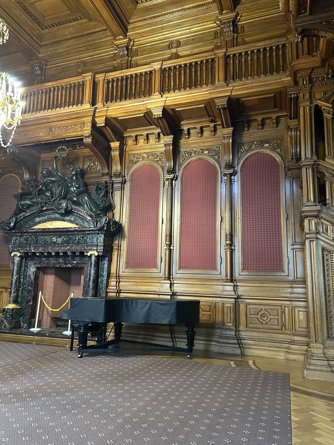 Сам дом архитектор - дом Половцева, очень впечатляет, очень красивые интерьеры, много что сохранилось до наших