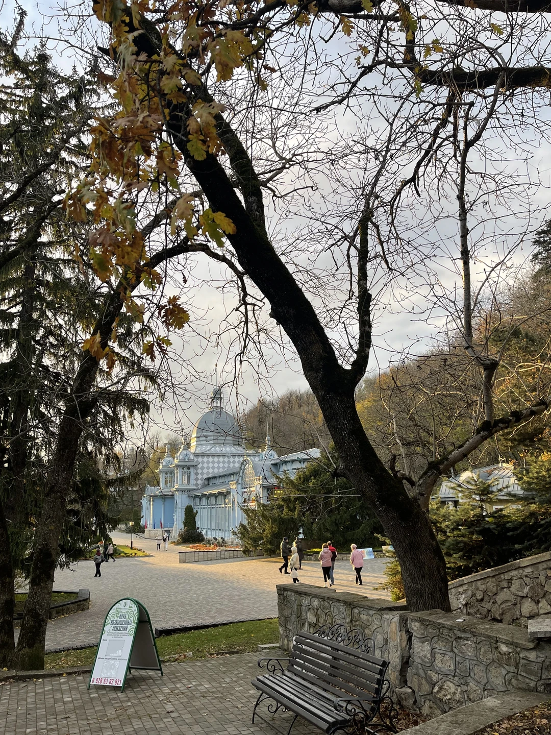 Теперь мы всей компанией хотим на экскурсии только к Марине!