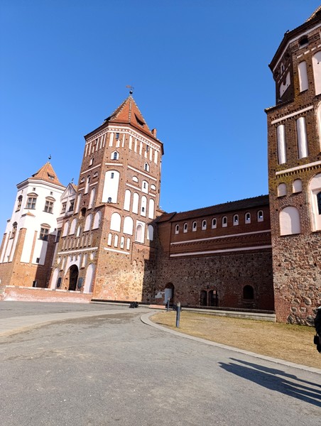 Замки Беларуси: групповая экскурсия в Мир и Несвиж из Минска (Татьяна)