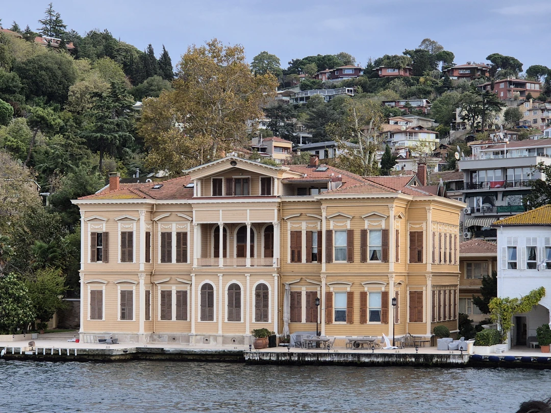 Хочу выразить огромную благодарность гиду Адэму за прекрасную экскурсию по Стамбулу! Это был идеальный день, наполненный открытиями