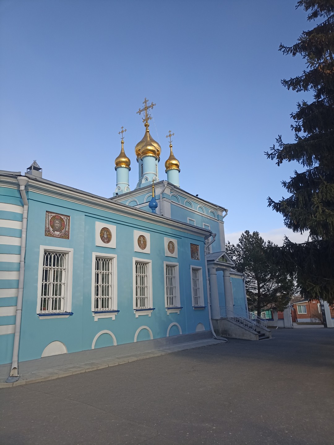 Отличный вариант экскурсии для зимнего посещения Коломны и для тех, кто там не первый раз. Мы