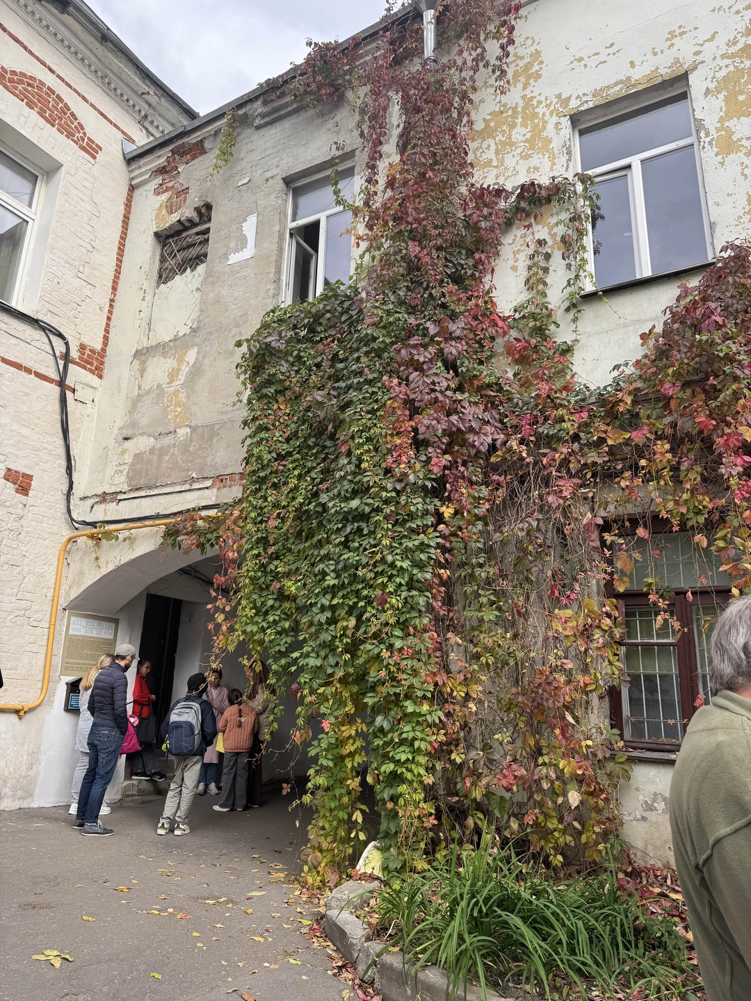 Замечательная экскурсия, очень интересная и насыщенная! Мы прекрасно провели время! Экскурсовод Маргарита отличный рассказчик, очень грамотный