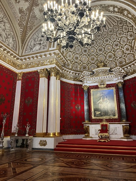 очень понравилась экскурсия с экскурсоводом Дилярой. для первого знакомства с Эрмитажем - идеально. самые главные шедевры