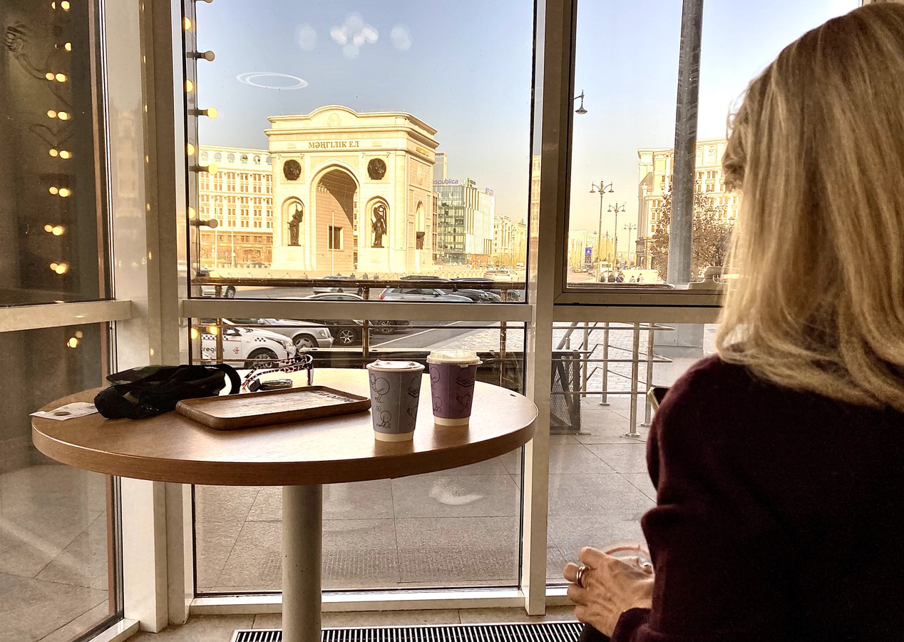 Кофейный спринт по Астане на спорткаре