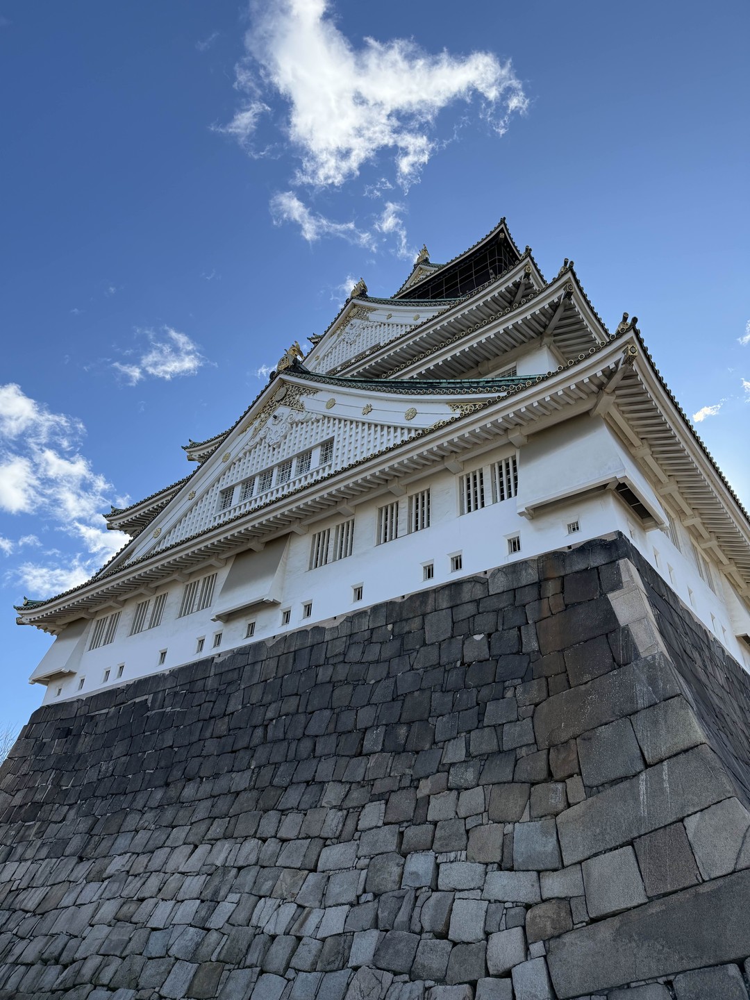 Экскурсия по Осаке нам понравилась, хотя изначально город не произвел такого впечатления. Но интересный и продуманный