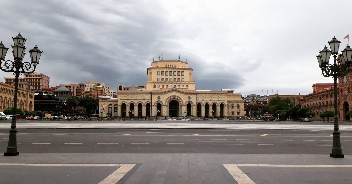 Фото По Еревану — на автомобиле