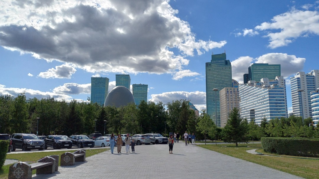 Отличная, комфортная экскурсия на автомобиле. Экскурсия была чуть больше двух часов, но довольно содержательной. Мы многое