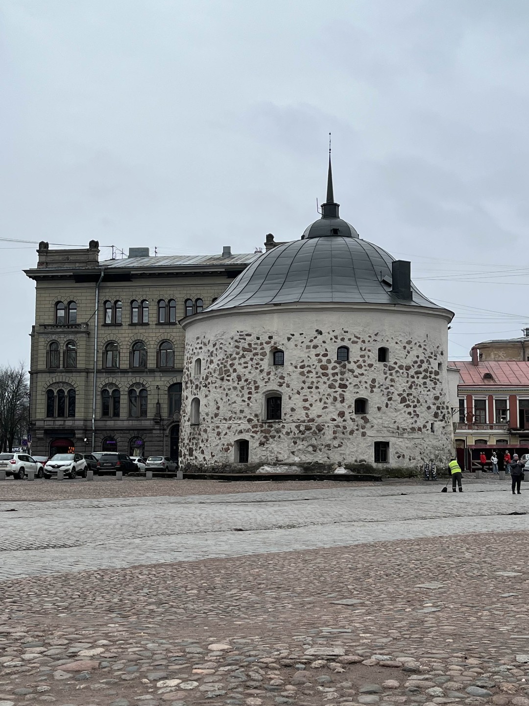 Выборг в компании художника (Наталья)