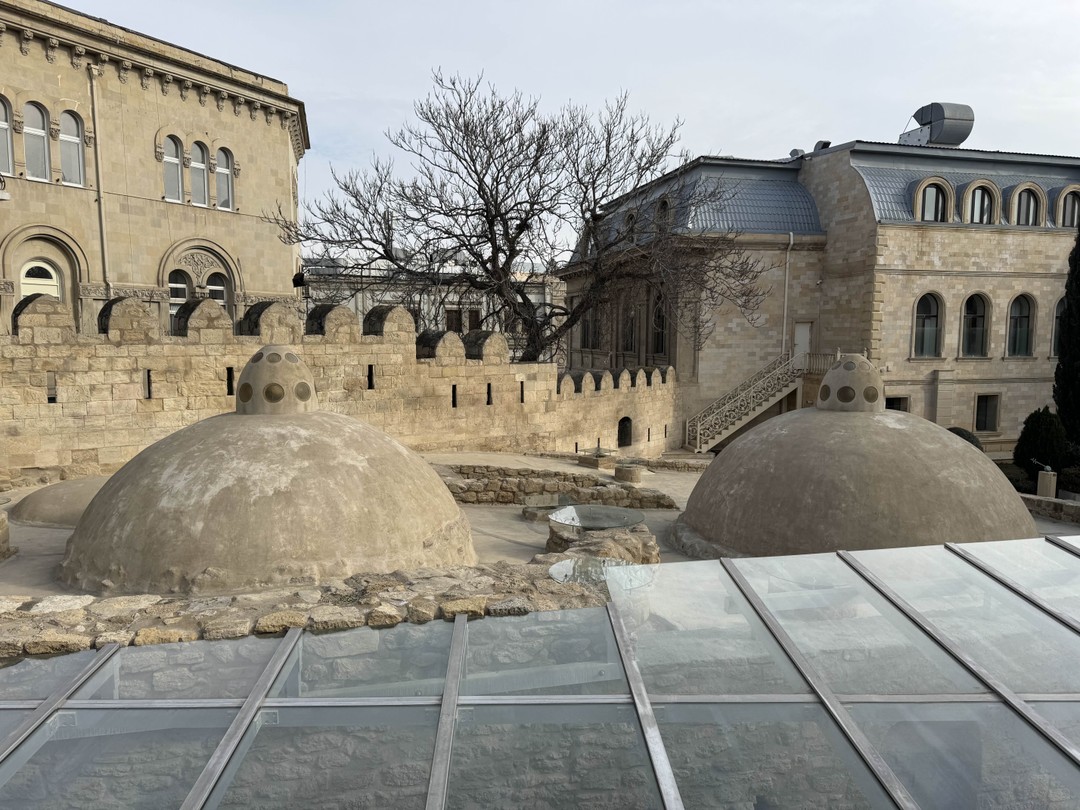 Хочу выразить огромную благодарность за самое трепетное и теплое знакомство с Баку, за интересный рассказ и