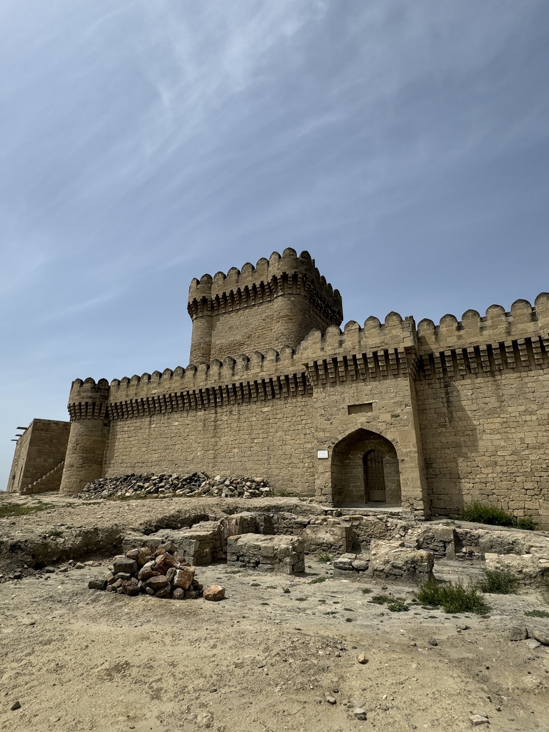Бакинский Санторини, крепость Рамана, гора Янардаг и храм огня (Екатерина)
