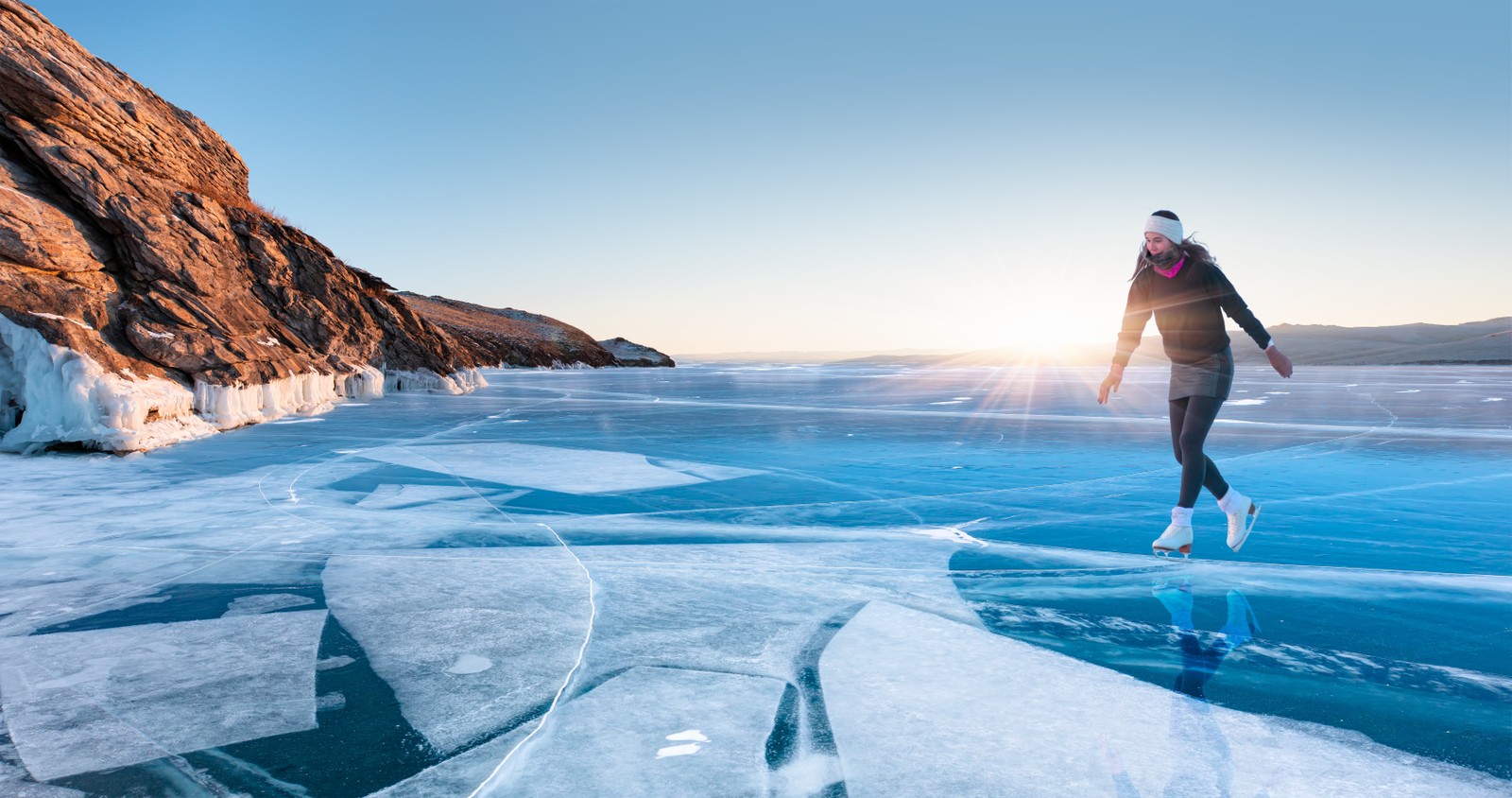 Увлекательный тур на хрустальный Байкал: катание на коньках, Ольхон, Огой и Хобой (всё включено)