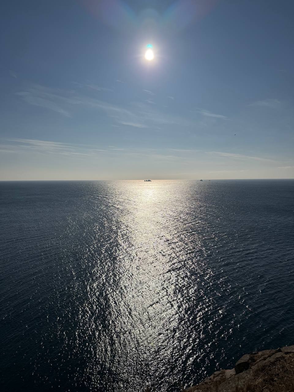 Провели прекрасный день на экскурсии. Несмотря на прохладную и ветреную погоду, Полине удалось сделать поездку насыщенной