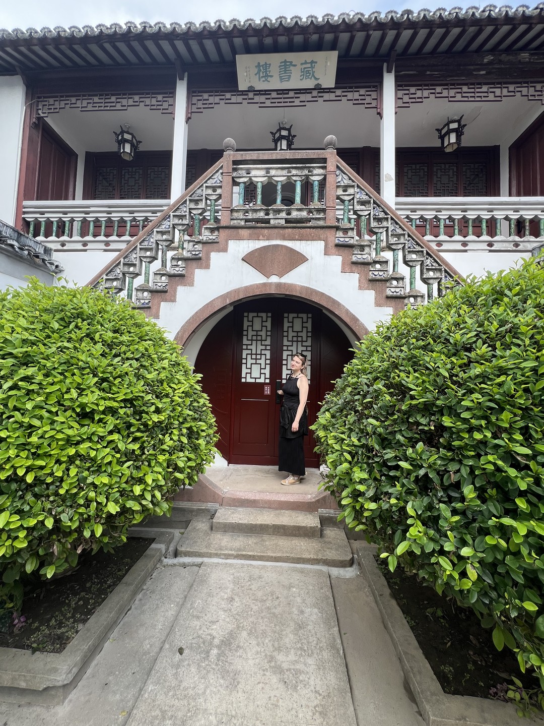 Экскурсия очень понравилась, гид очень внимательна и отвечает на все вопросы подробно, очень приятная в общении,