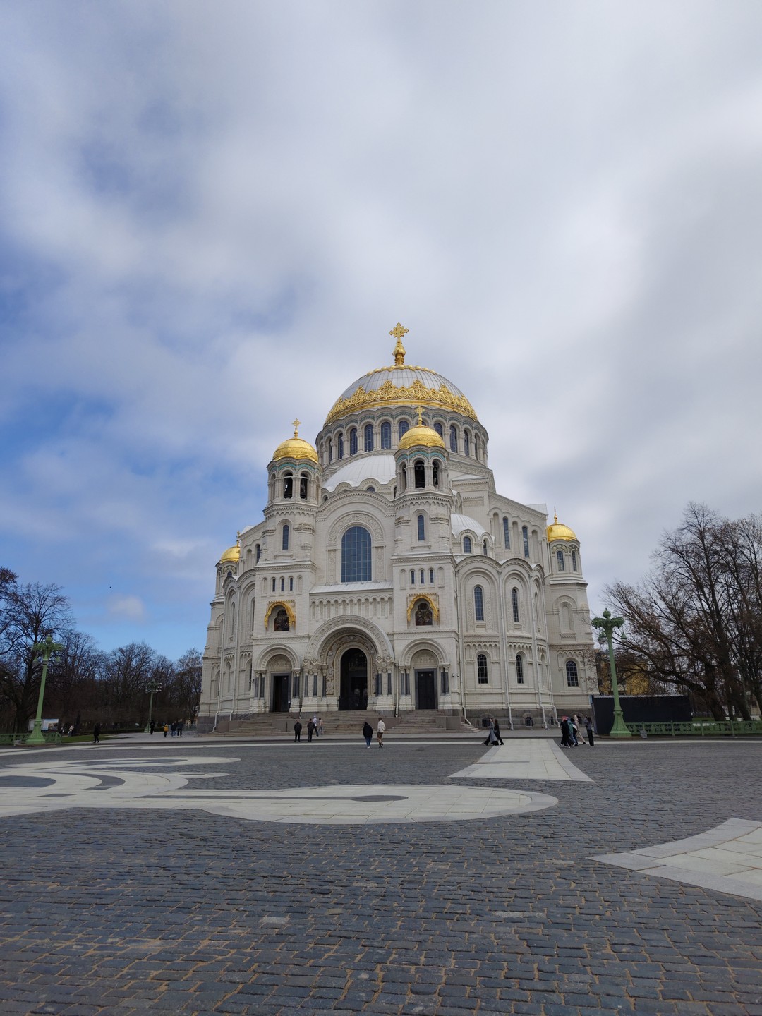 Кронштадт в мини-группе на комфортабельном автомобиле (Ольга)